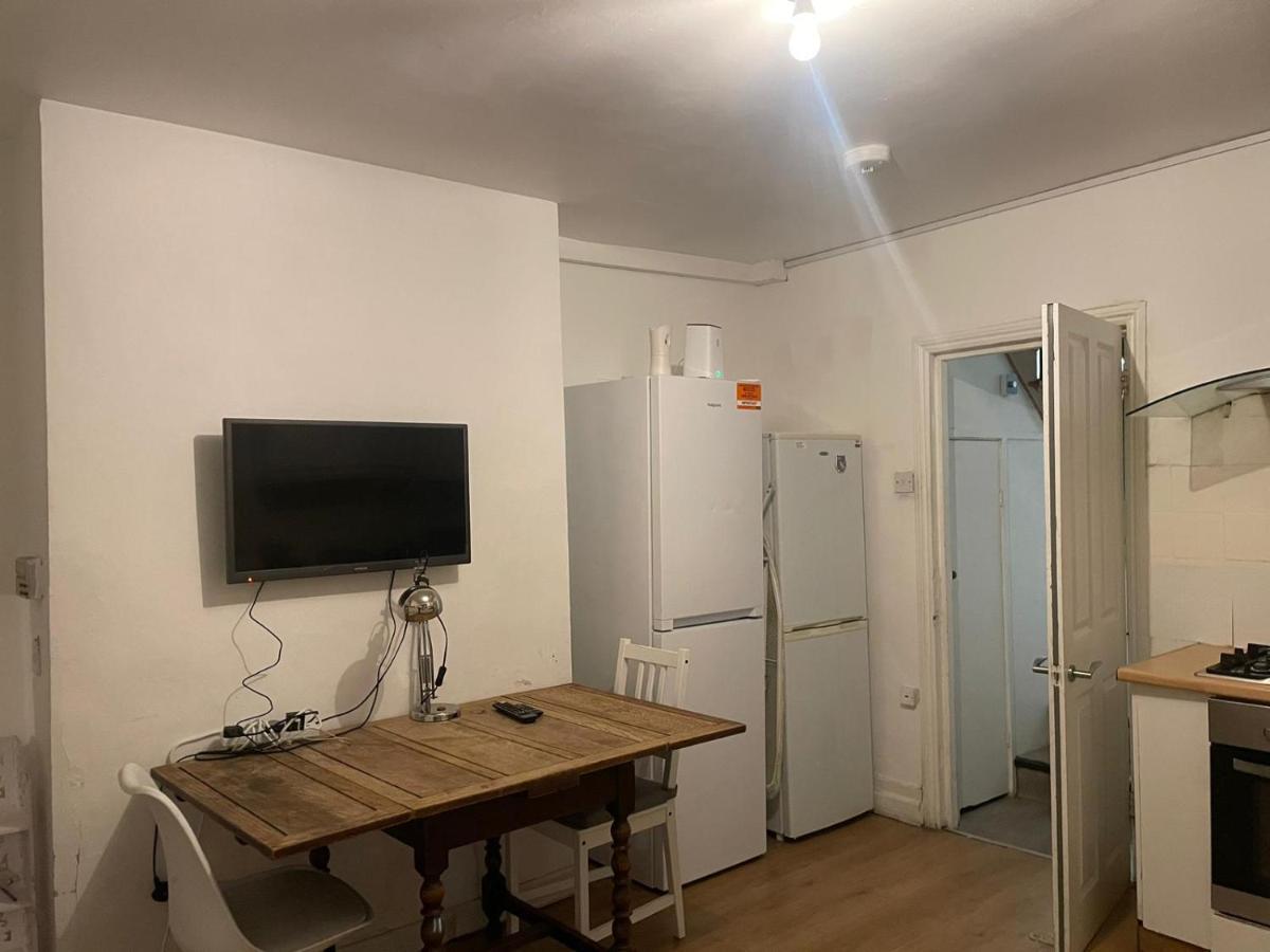 Balham, South London Spacious Guest House 5, 6 Rooms Available Dış mekan fotoğraf